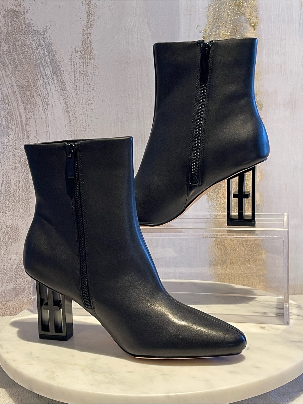 Liverpool Los Angeles - Claremont Icon Heel Side Zip Bootie in Black (6.5)